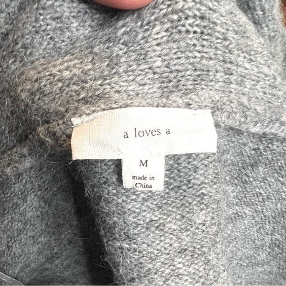 a loves a Cardigan Sweater *EUC* - Picture 3 of 5